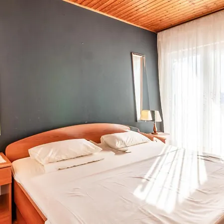 Apartment Awesome In Nemira With House Sea View *